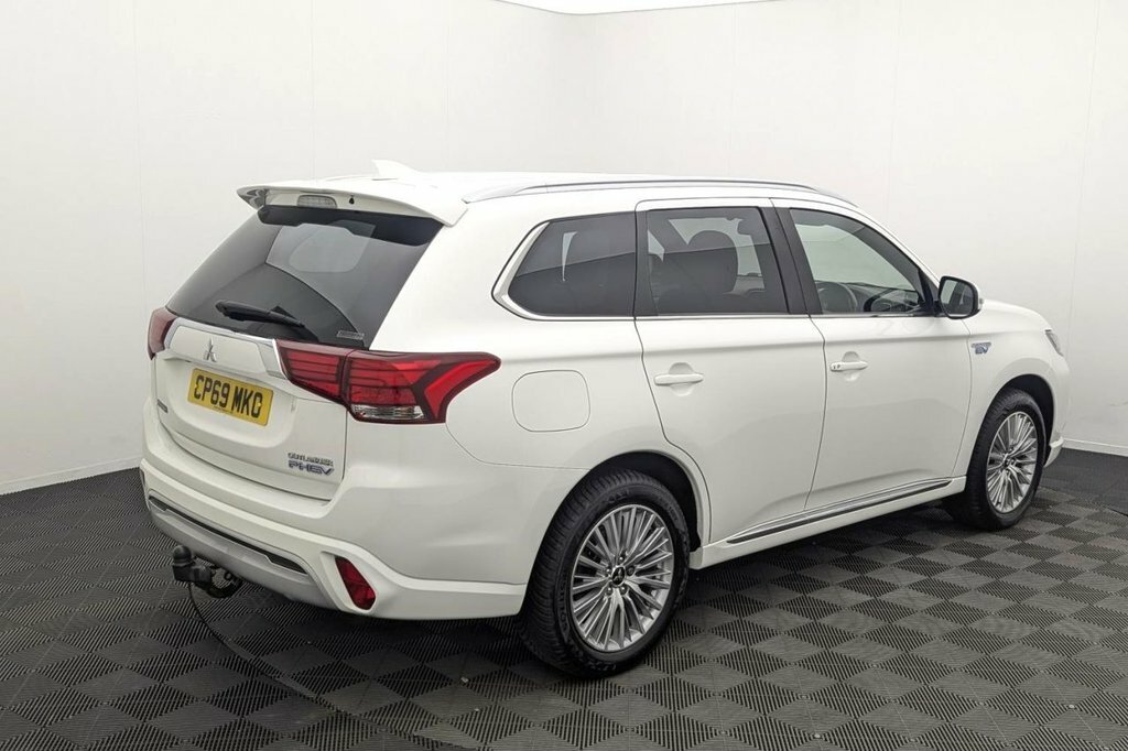 Mitsubishi Outlander 2.4 Phev Dynamic Estate White #50