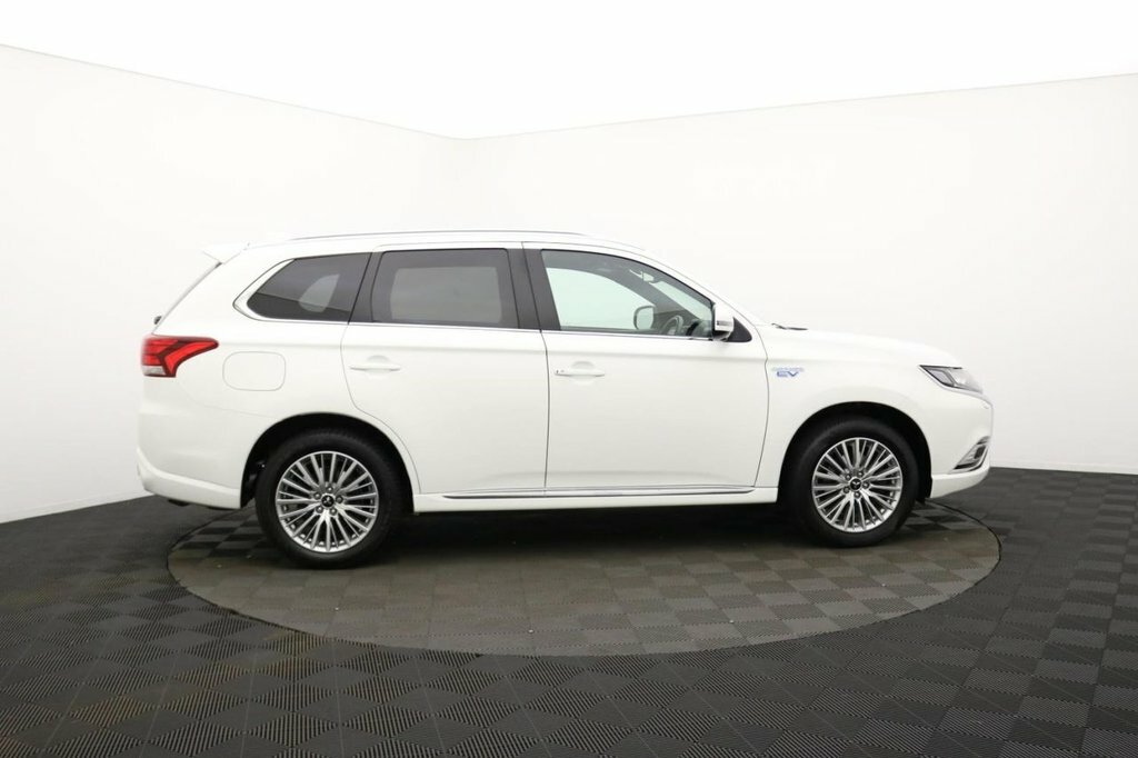 Mitsubishi Outlander 2.4L 4H White #2