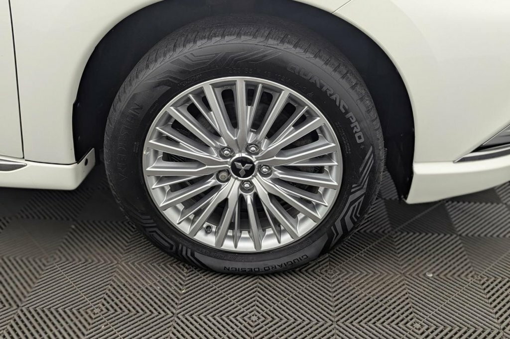 Mitsubishi Outlander 2.4 Phev Dynamic Estate White #51