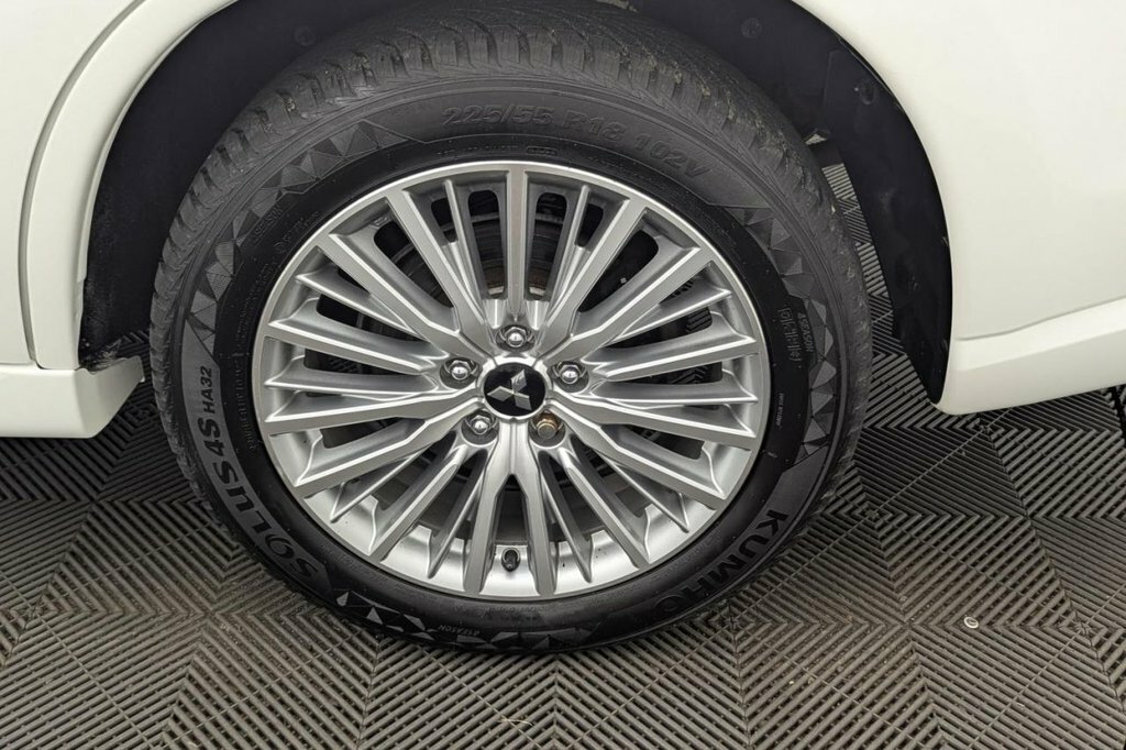 Mitsubishi Outlander 2.4 Phev Dynamic Estate White #54
