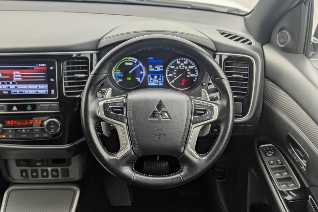 Mitsubishi Outlander 2.4 Phev Dynamic Estate White #28
