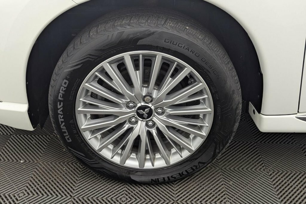 Mitsubishi Outlander 2.4 Phev Dynamic Estate White #53