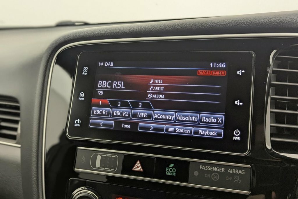 Mitsubishi Outlander 2.4 Phev Dynamic Estate White #26
