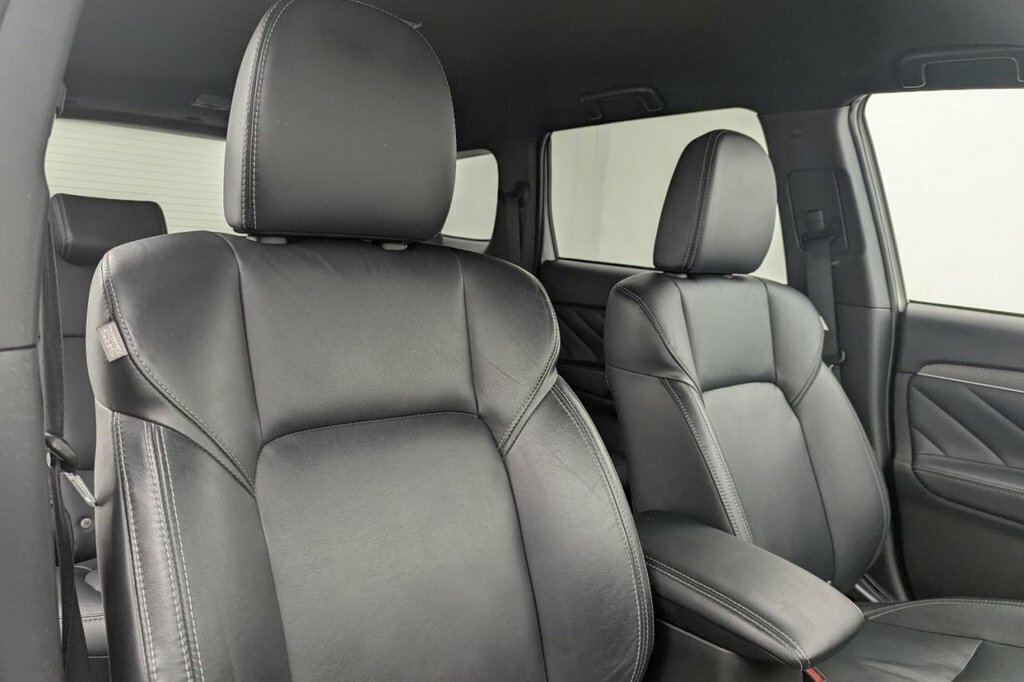 Mitsubishi Outlander 2.4 Phev Dynamic Estate White #13