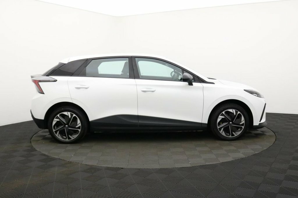 MG MG4 Hatchback WG23MVX White #2