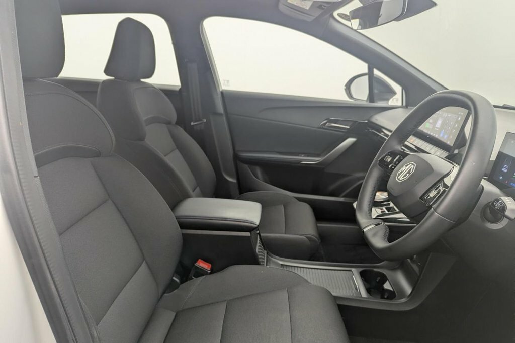 MG MG4 Hatchback WG23MVX White #3