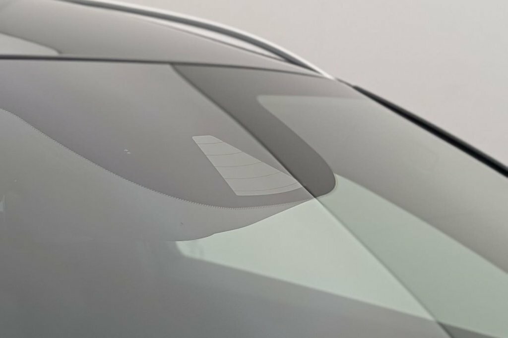 Volvo V60 D3 R-design Nav Ulez White #36
