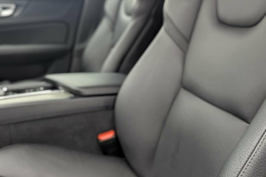 Volvo V60 D3 R-design Nav Ulez White #25