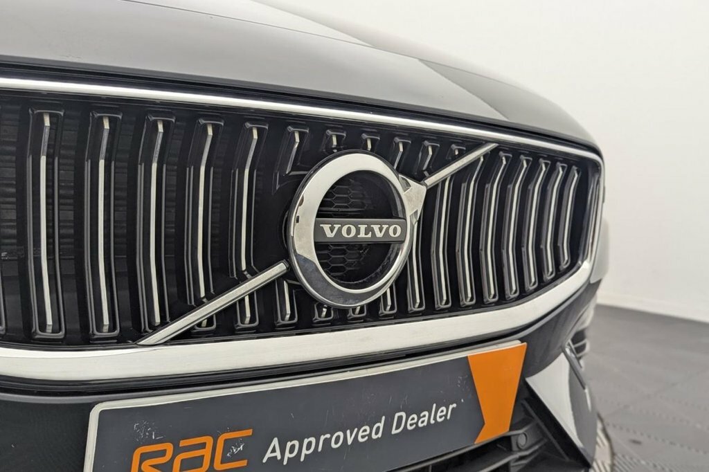 Volvo V60 D3 R-design Nav Ulez White #40