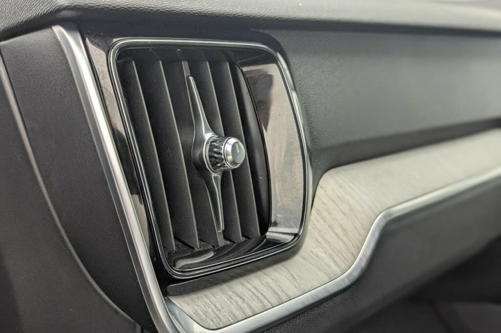 Volvo V60 D3 R-design Nav Ulez White #19