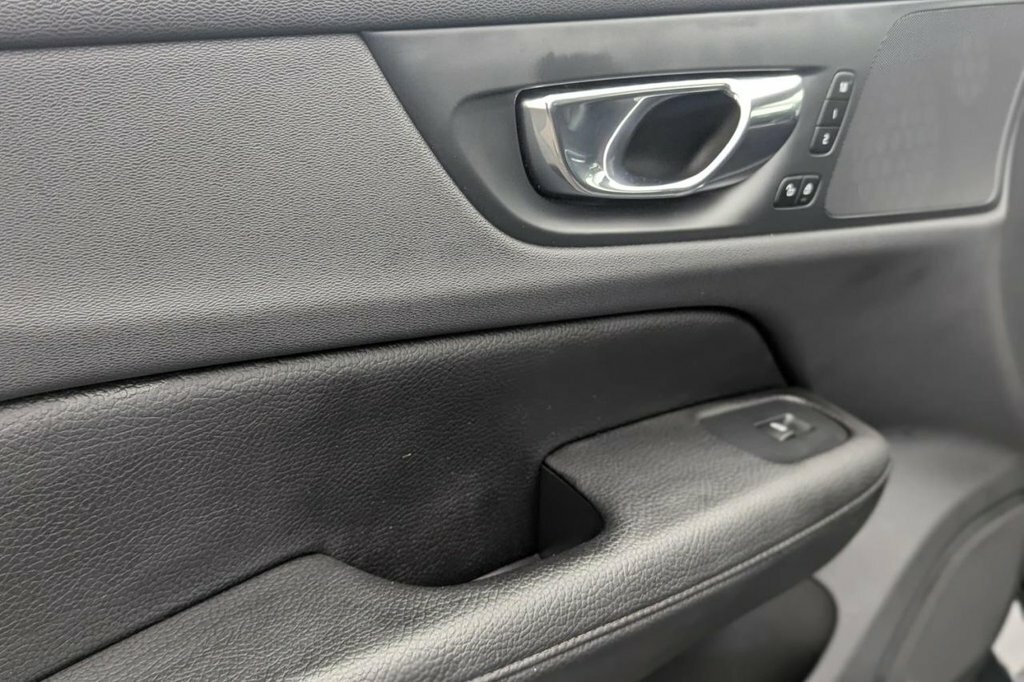Volvo V60 D3 R-design Nav Ulez White #29