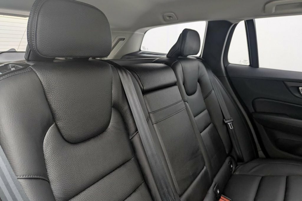 Volvo V60 D3 R-design Nav Ulez White #17
