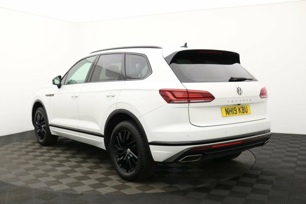Volkswagen Touareg 3L Sel White #6