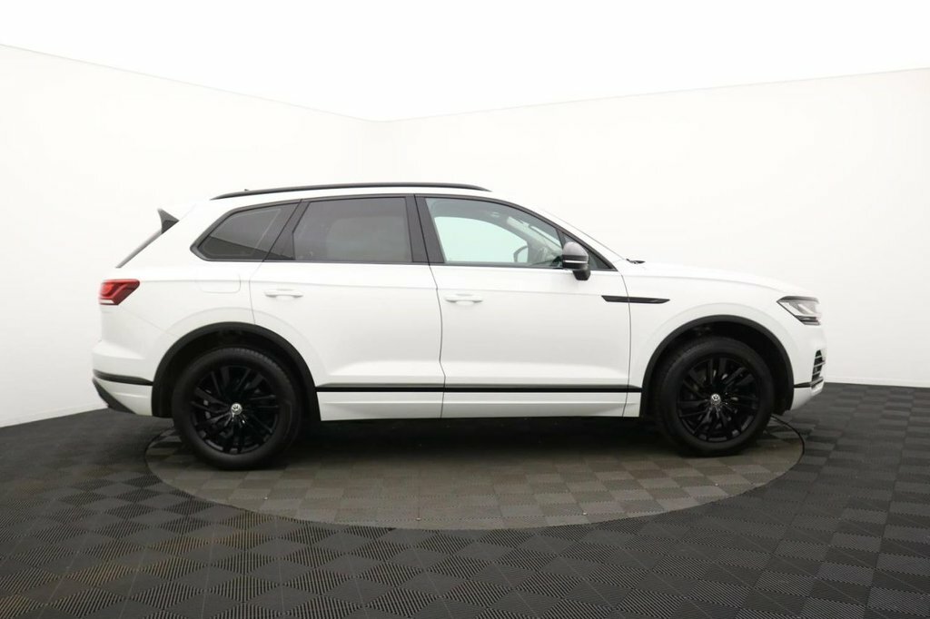 Volkswagen Touareg 3L Sel White #2