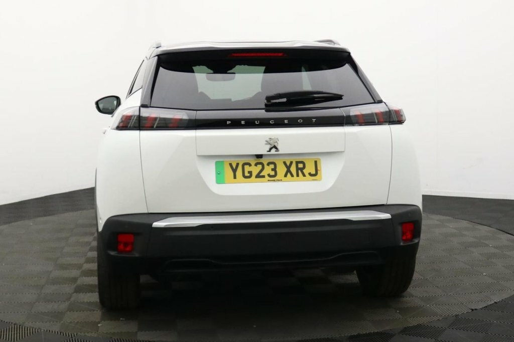 Peugeot e-2008 Suv White #5