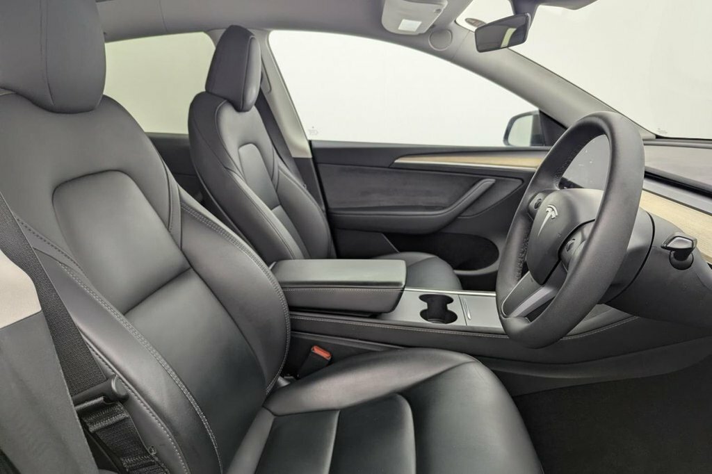 Tesla Model Y Suv Black #3