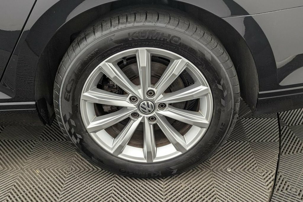 Volkswagen Passat Passat Gte Grey #47