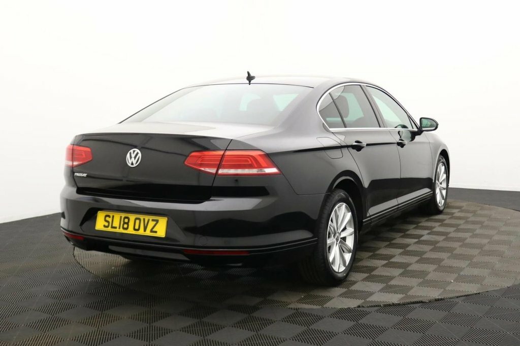 Volkswagen Passat 1.4L Se Business Black #4
