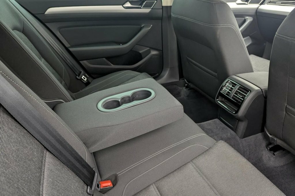 Volkswagen Passat Passat Gte Grey #15