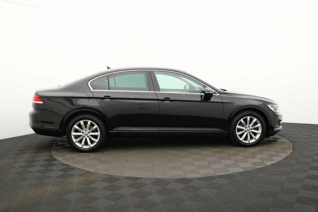 Volkswagen Passat 1.4L Se Business Black #2