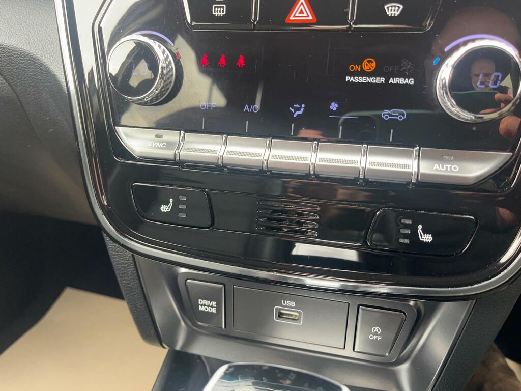 SsangYong Tivoli Hatchback Blue #17