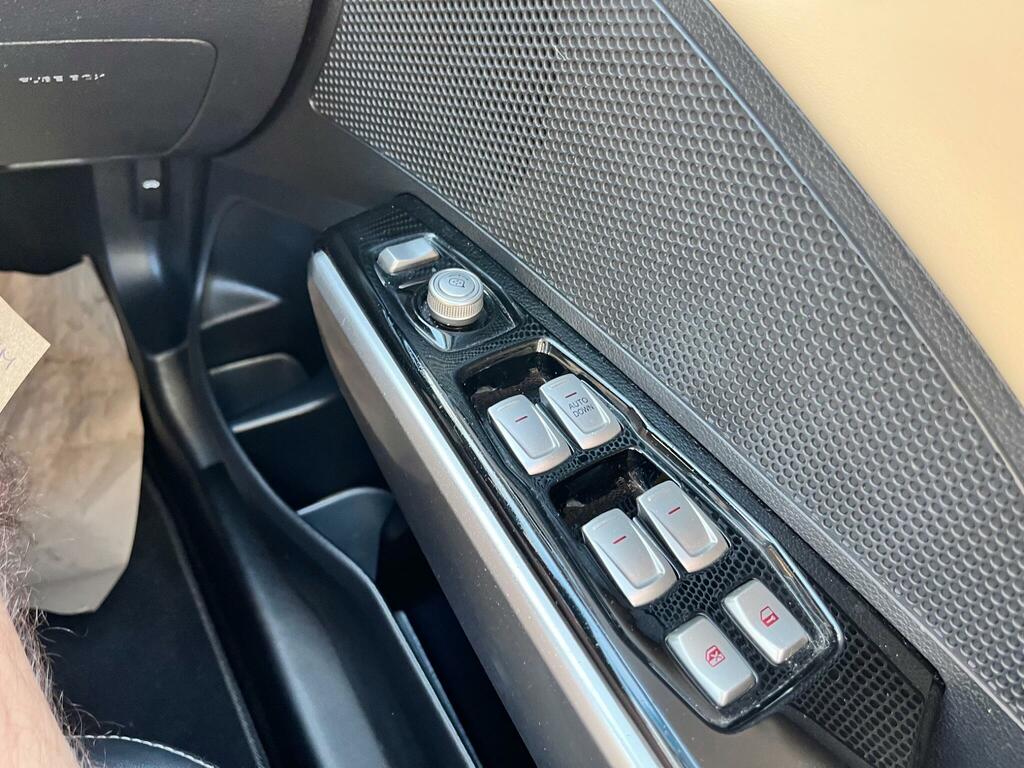 SsangYong Tivoli  White #30