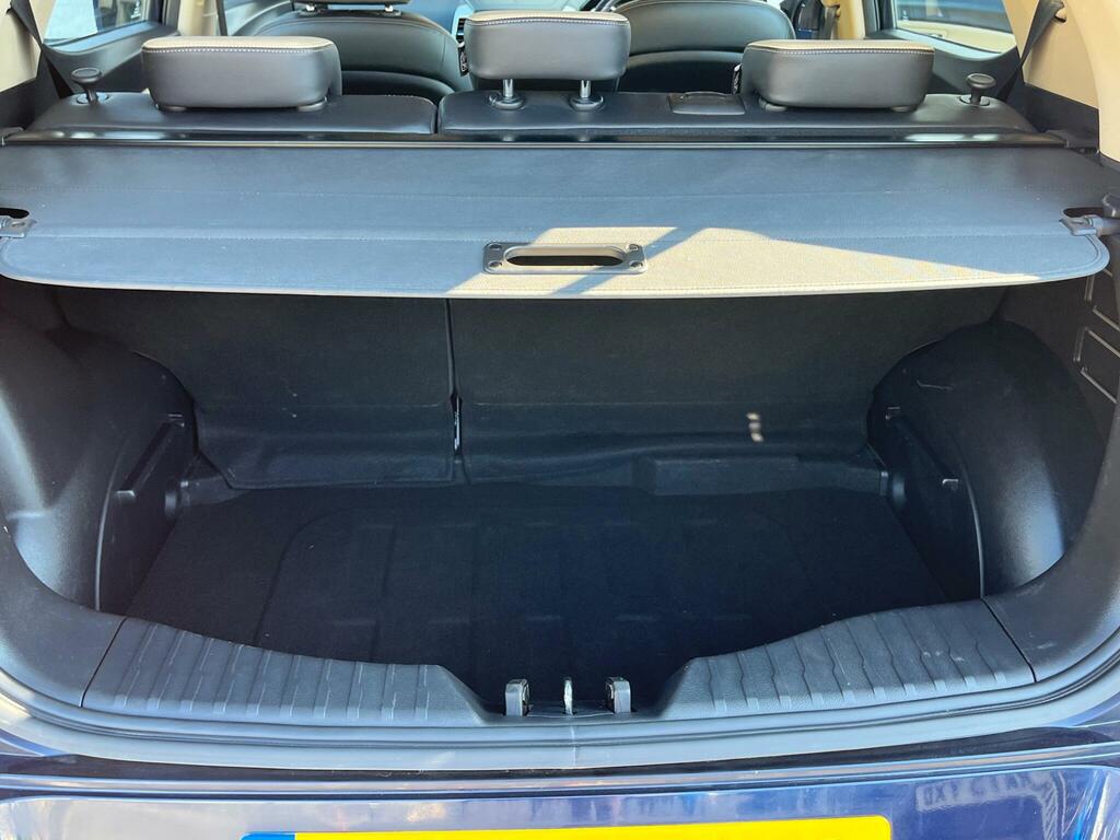 SsangYong Tivoli  White #28