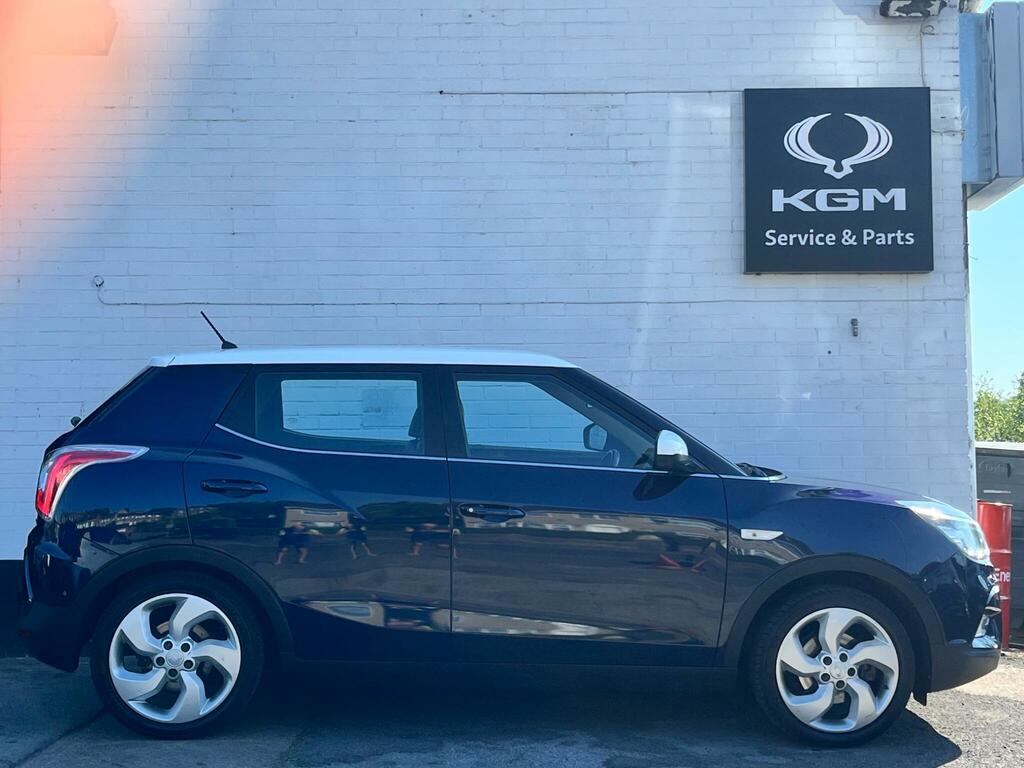 SsangYong Tivoli  White #8