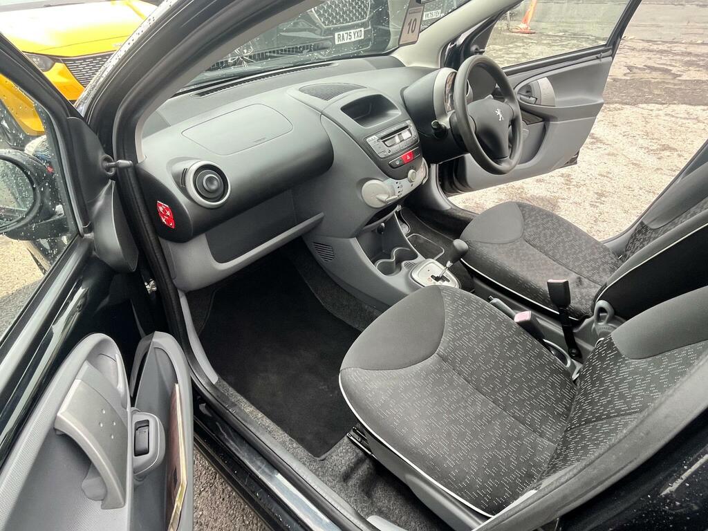 Peugeot 107 1.0 12V Urban 2 Tronic Euro 4 Black #2