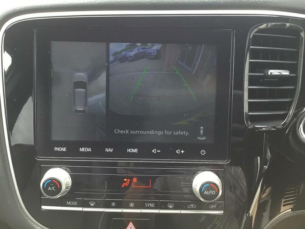 Mitsubishi Outlander 2.4H Twinmotor 13.8Kwh Exceed Suv Plug- Black #5