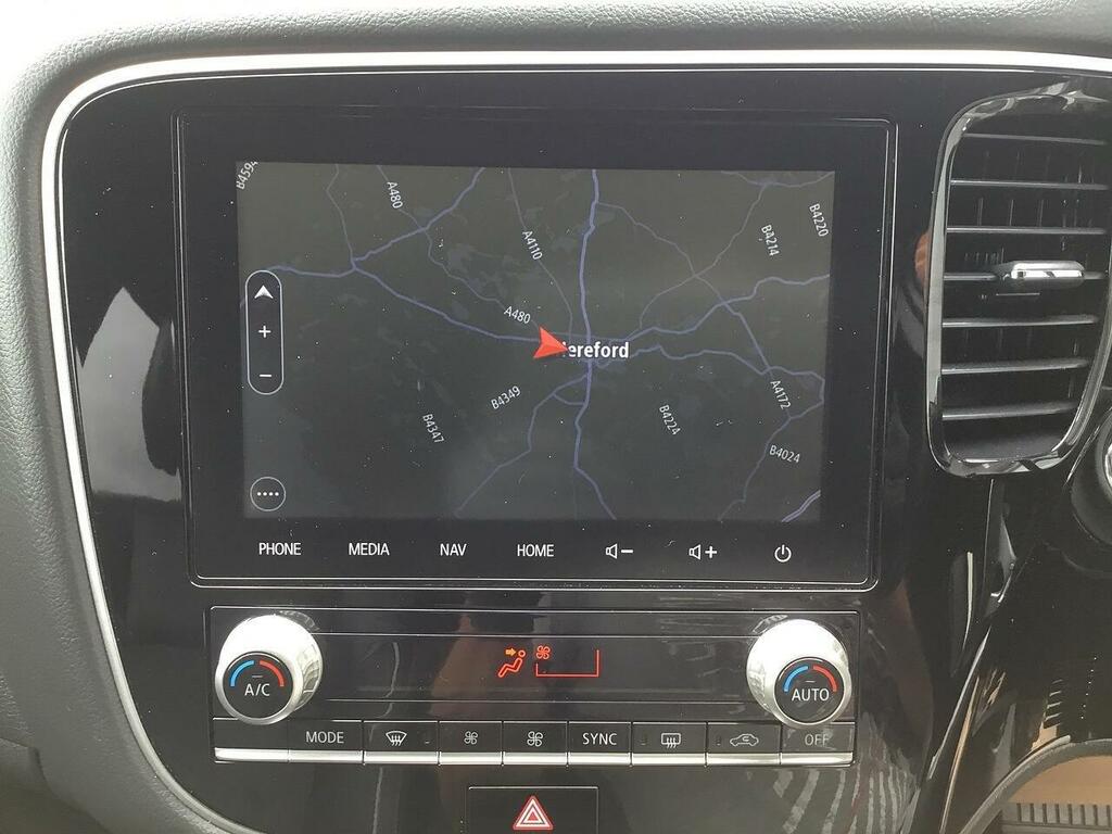 Mitsubishi Outlander 2.4H Twinmotor 13.8Kwh Exceed Suv Plug- Black #4