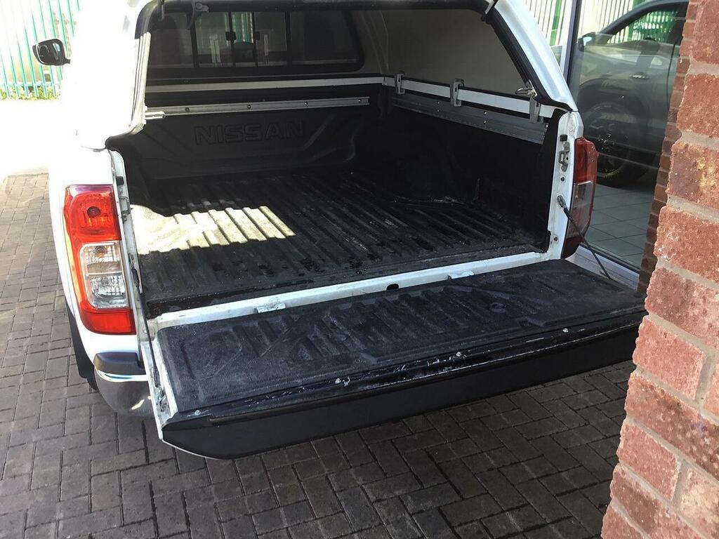 Nissan Navara Dci Tekna 4X4 Shr White #13