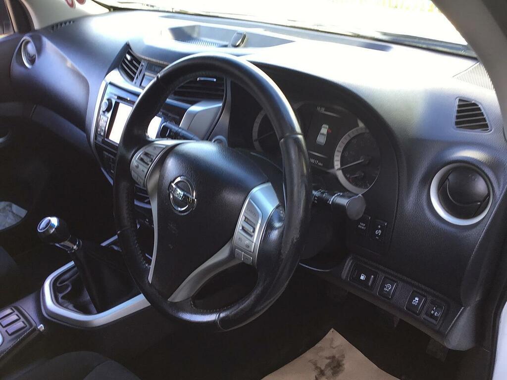 Nissan Navara Dci Tekna 4X4 Shr White #8
