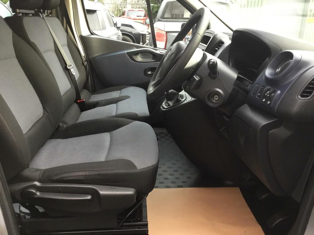 Vauxhall Vivaro 1.6 Cdti 2900 Crew Van Double Cab Manua Silver #4