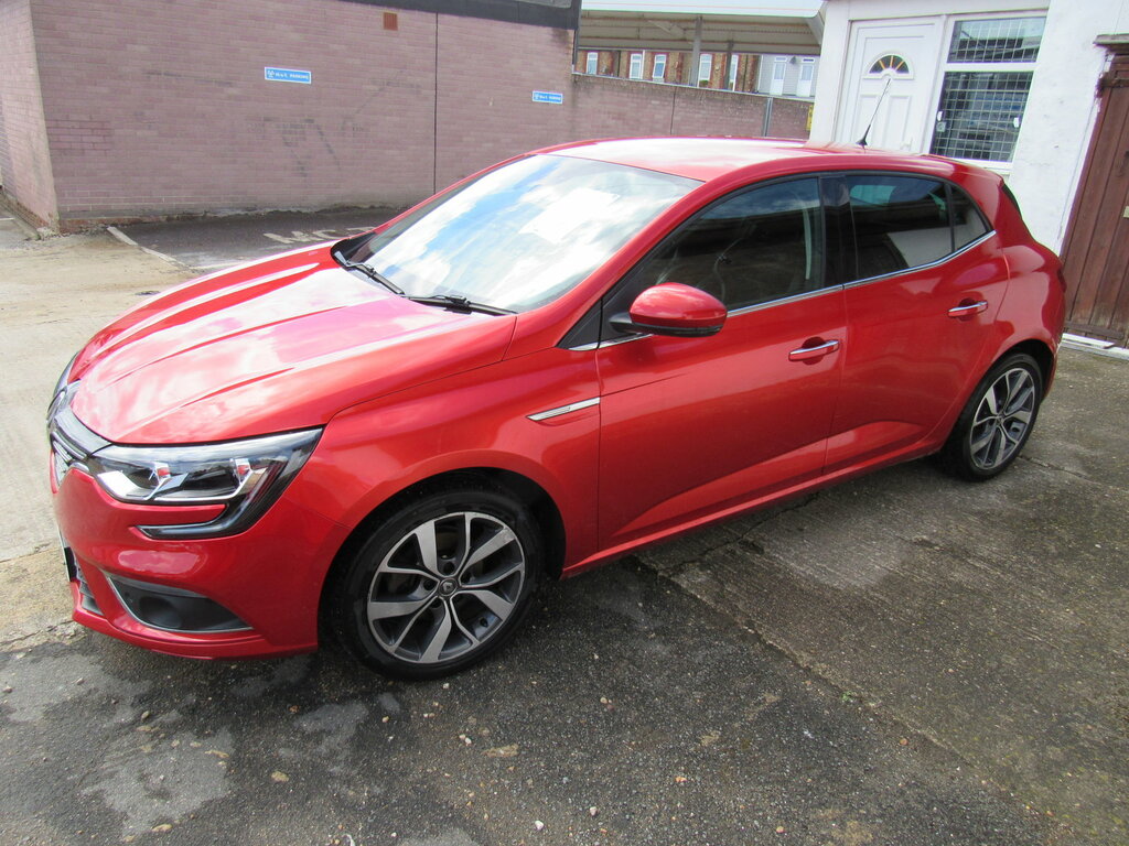 Renault Megane Dynamique S Nav Dci Red #2