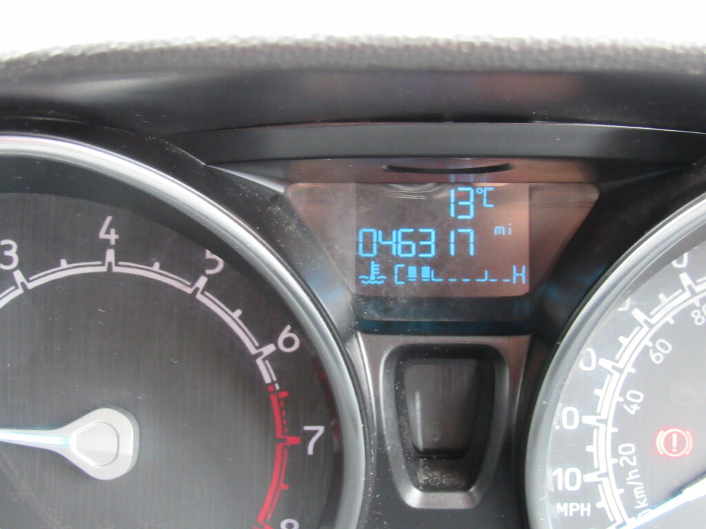 Ford Ecosport Petrol Silver #8