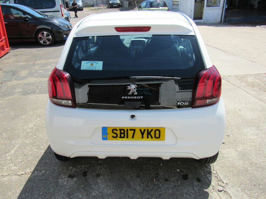 Peugeot 108 Active 1.0Lt With Only 41 500 Miles White #4