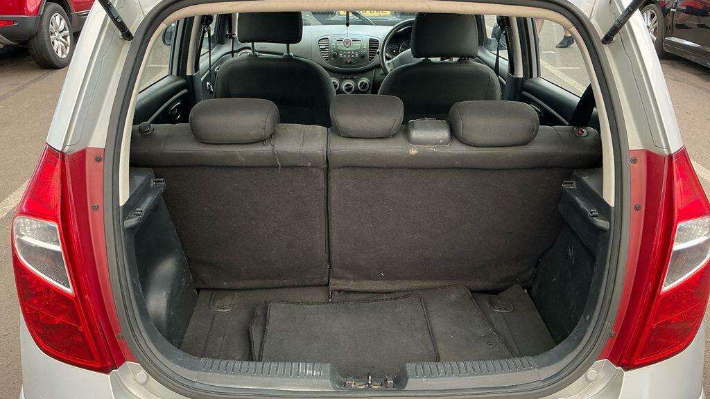 Hyundai I10 Hatchback Silver #13
