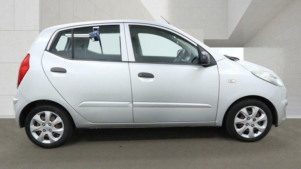 Hyundai I10 Hatchback Silver #8