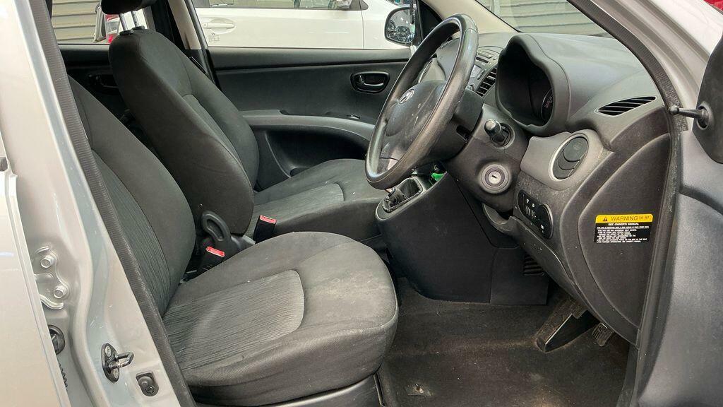 Hyundai I10 Hatchback Silver #9