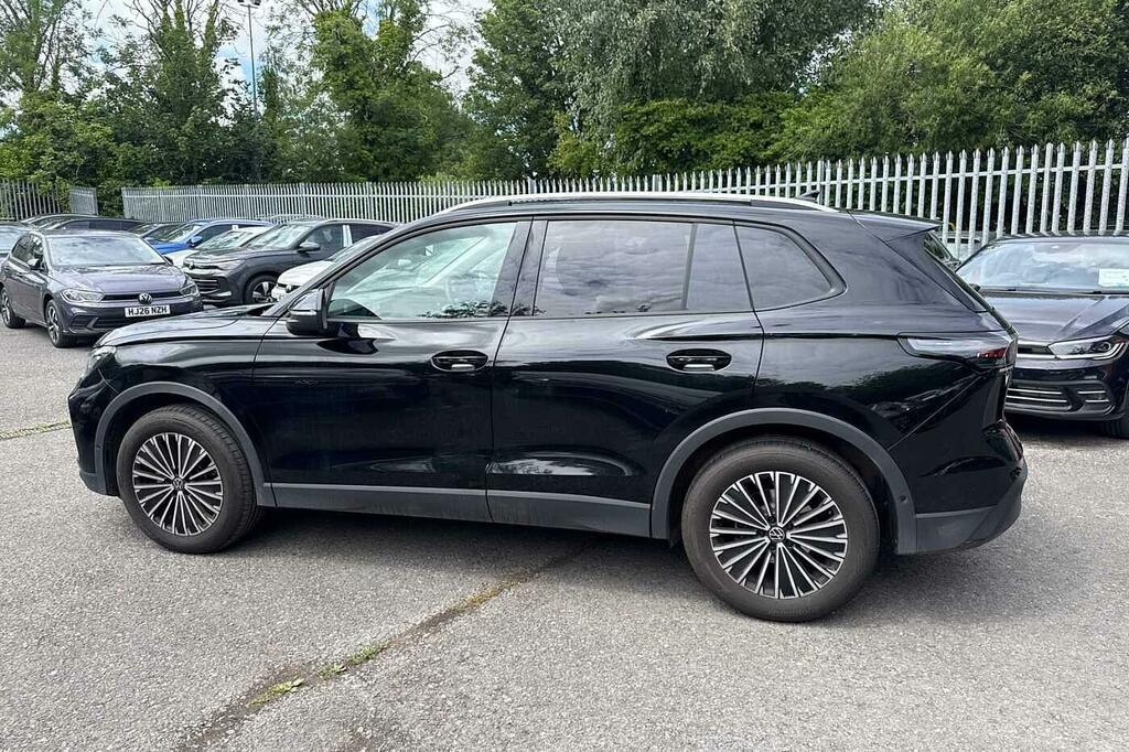 Volkswagen Tiguan 1.5 Etsi 150 Match Dsg HF26TJV Black #4