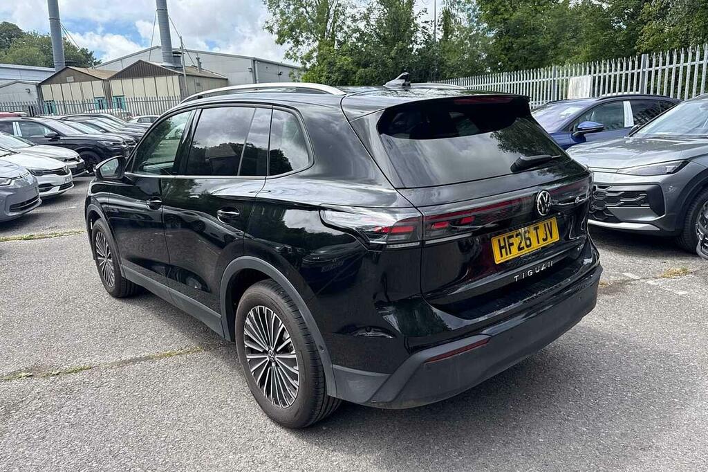 Volkswagen Tiguan 1.5 Etsi 150 Match Dsg HF26TJV Black #3