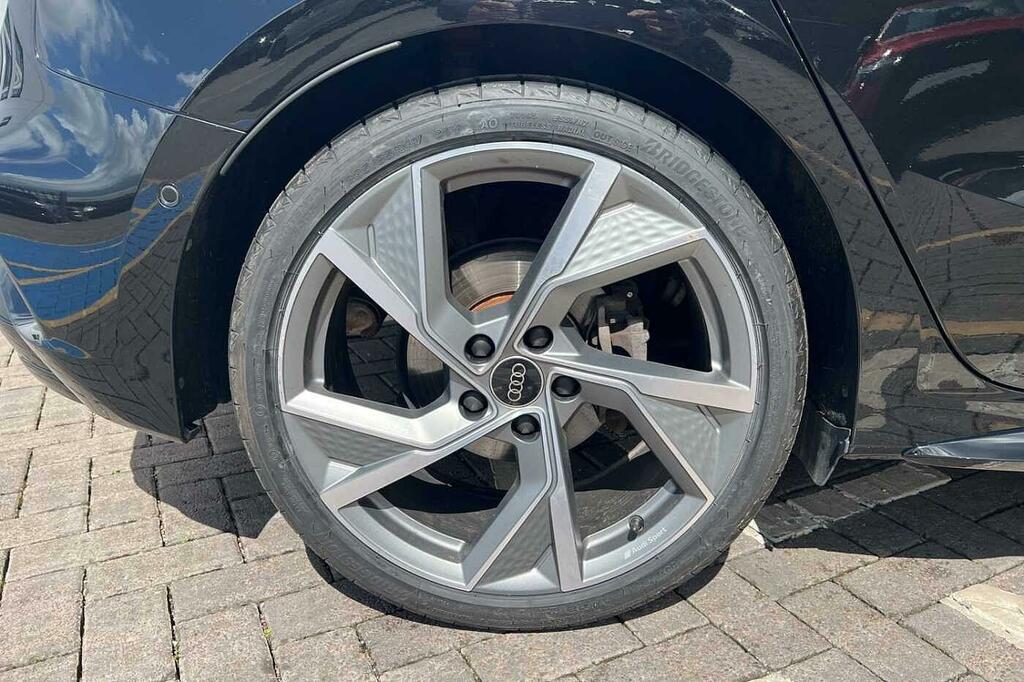 Audi A3 Black Edition 35 Tfsi 150 Ps S Tronic HJ25UPY White #5