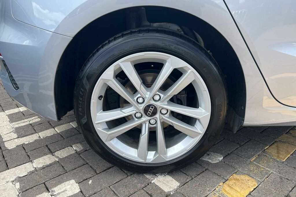 Audi A3 Sport 35 Tfsi 150 Ps 6-Speed HG72JYU Silver #5