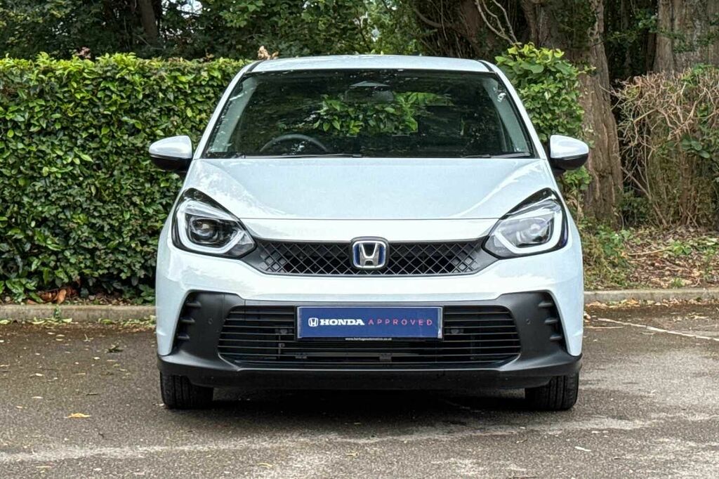 Honda Jazz 1.5 I-mmd Hybrid Elegance Ecvt White #6