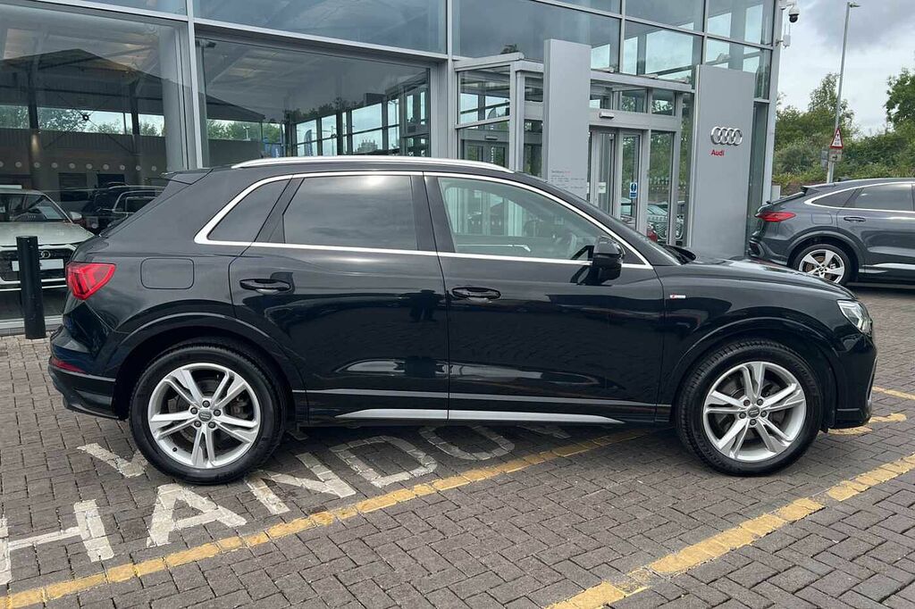 Audi Q3 S Line 40 Tfsi Quattro 190 Ps S Tronic GD19MWC Black #4
