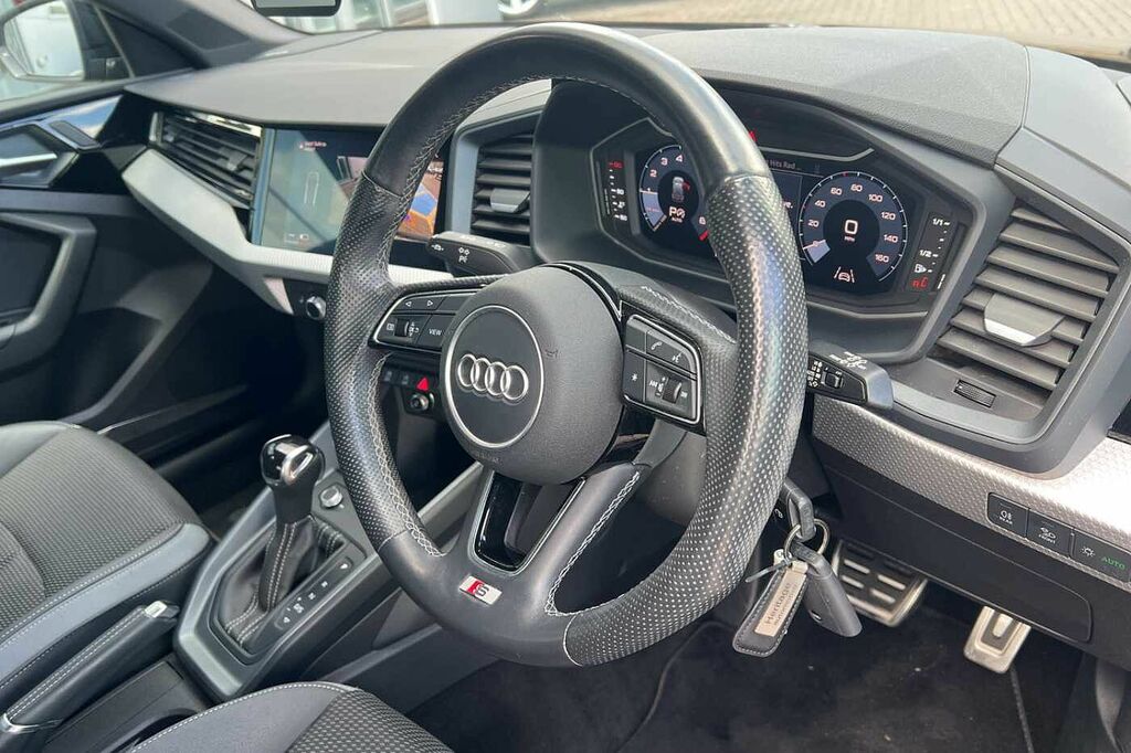 Audi A1 S Line 35 Tfsi 150 Ps S Tronic Black #6