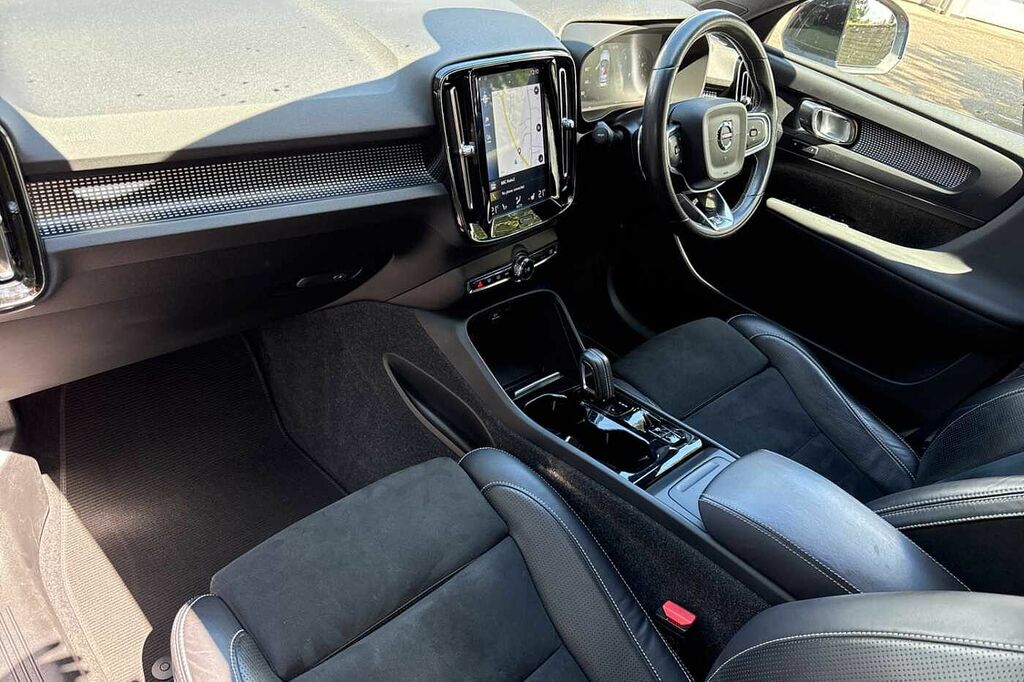 Volvo XC40 1.5 T3 163 R Design Pro Geartronic Blue #2