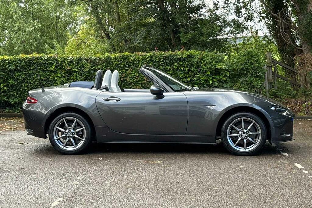 Mazda MX-5 Mx-5 1.5 132 Exclusive-line Convertible Red #5