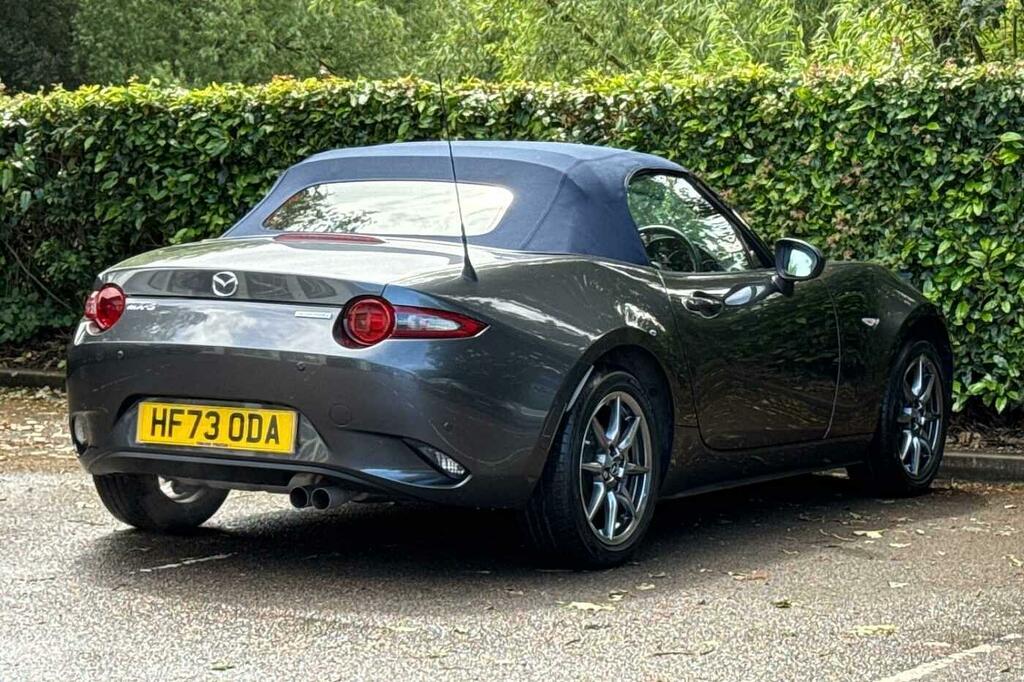 Mazda MX-5 Mx-5 1.5 132 Exclusive-line Convertible Red #12